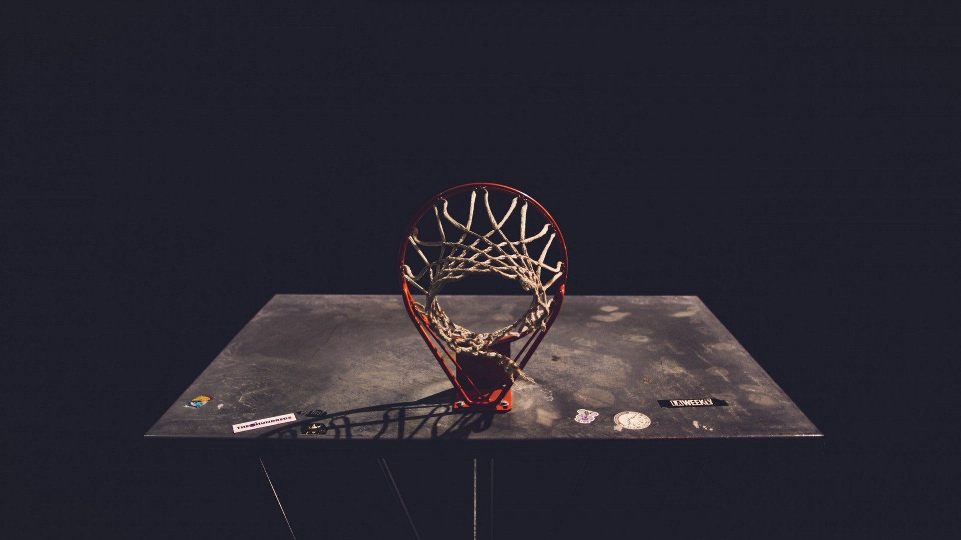 字母哥跨界引热议，NBA怪兽闯入英超最佳阵容？